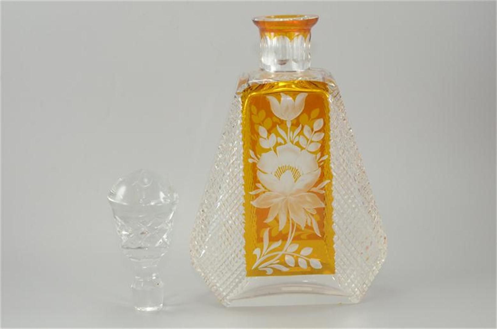 Crystal Glass Decanter with Floral Etching Designs A Glass Stopper