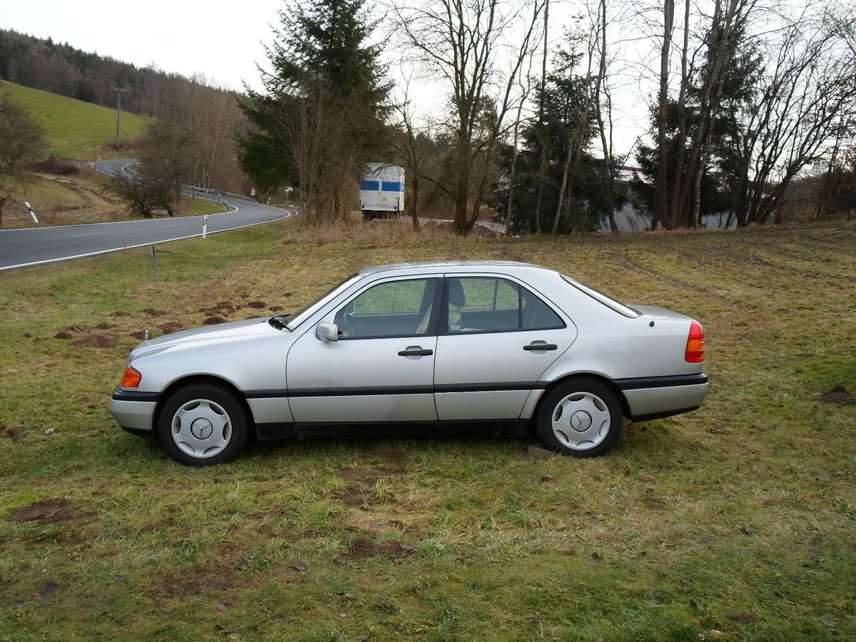 Mercedes C180 1 8 L Benziner 122 PS Baujahr 1995 2 Hand TUV AU 7 2014