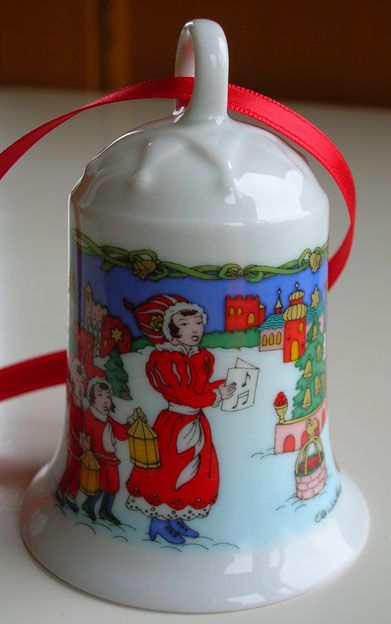 Hutschenreuther Porzellan Weihnachtsglocke 1996   7 cm   Ole Winter