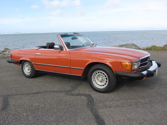 Oldtimer Mercedes Benz SL 450 Cabrio mit Hardtop W 107 aus Kalifornien