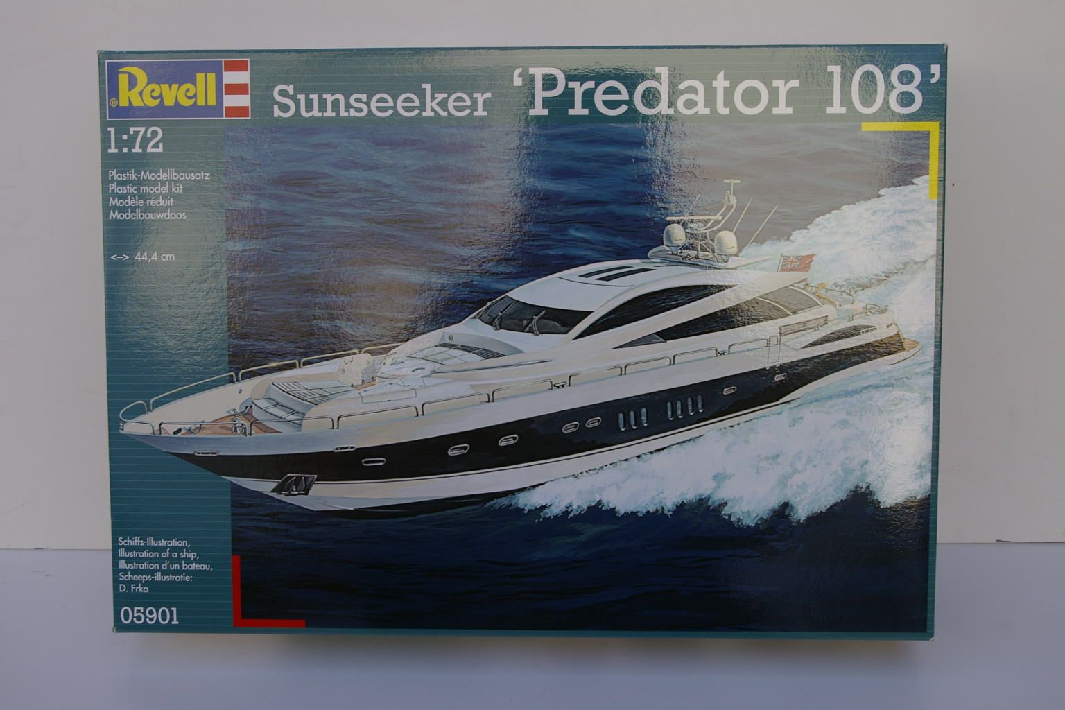 Revell Luxusmotorjacht Predator 108 der Firma Sunseeker M172