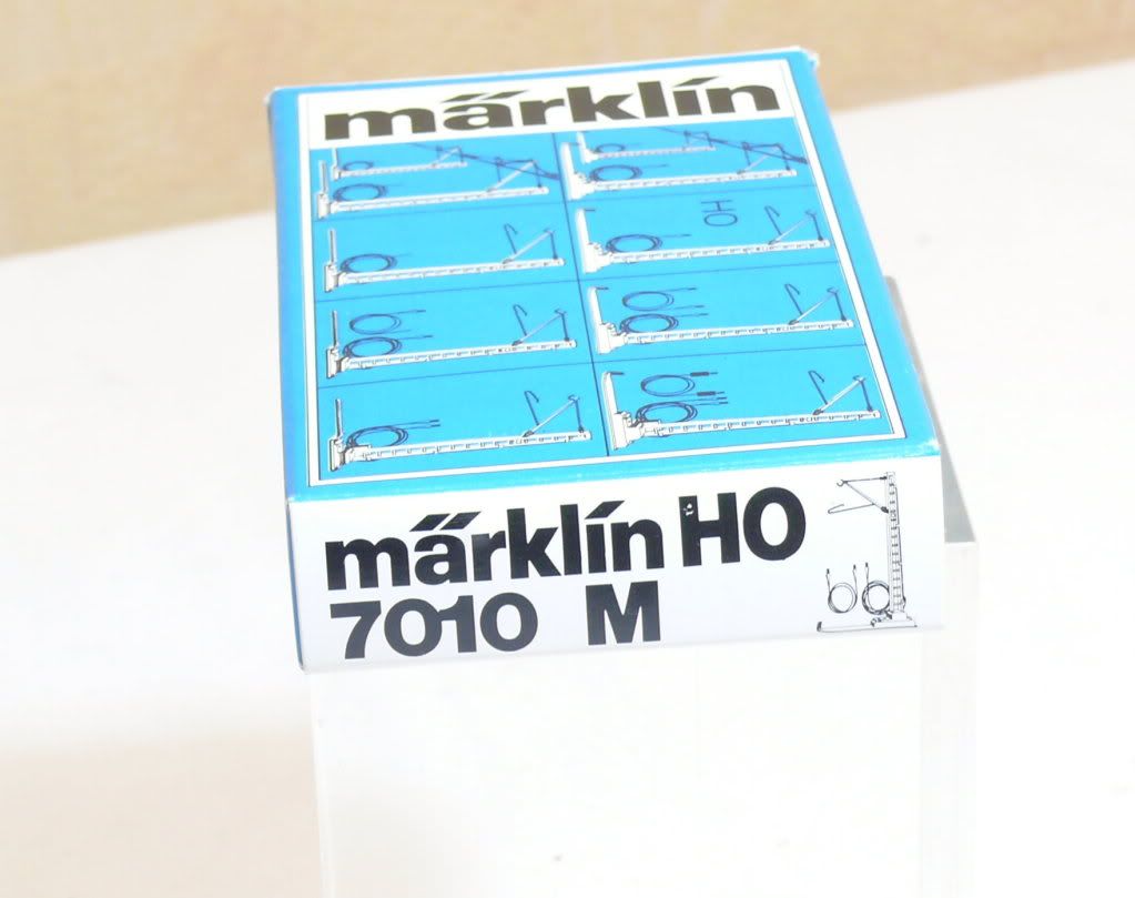 Märklin 7010 M , H0 1 Stück Oberleitung Anschlussmast / Oberleitung