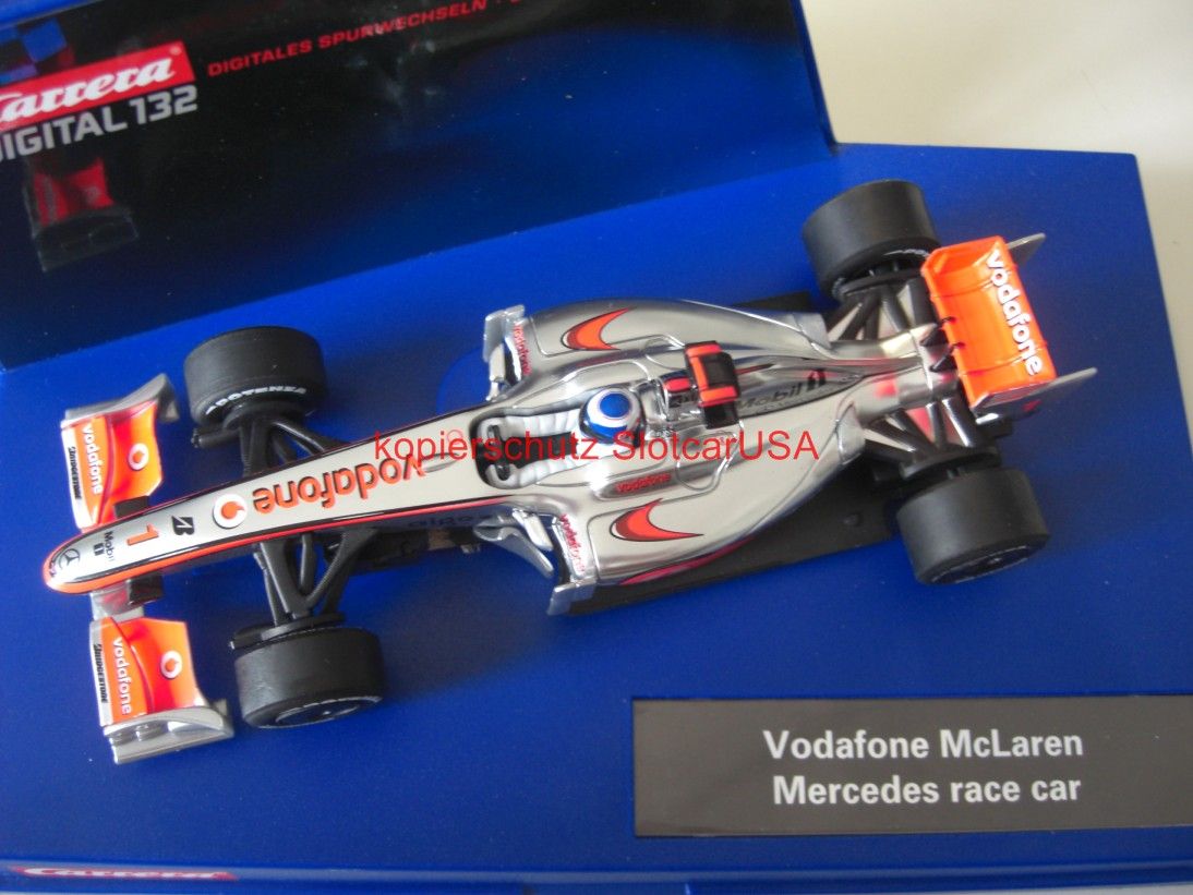 Carrera Digital 132 30518 F1 Vodafone McLaren Mercedes