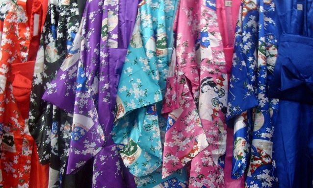 Geisha Kimono Morgenmantel Satin Kostüm Kleid Robe Cosplay Yukata