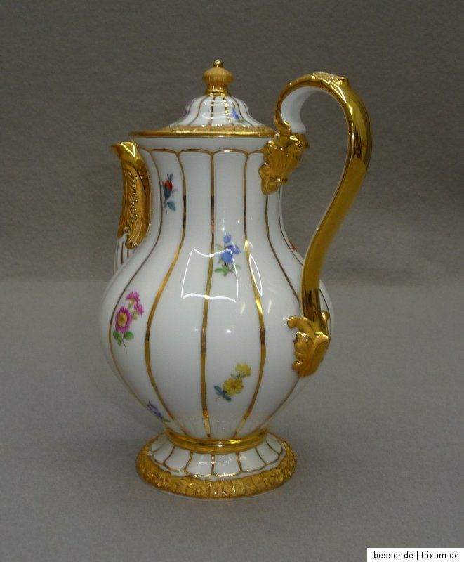 Meissen Prunk Mokkakanne X Form Gold u. Streublumen Moccakanne Mokka