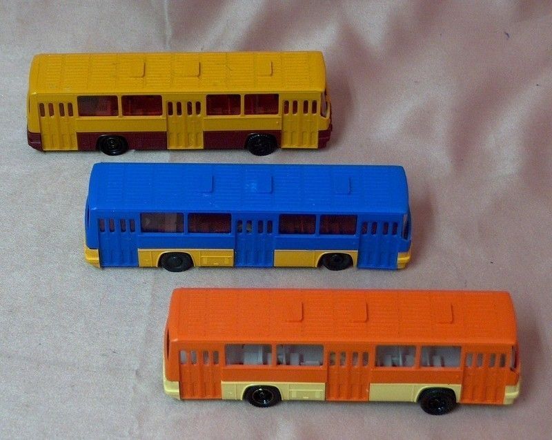 3x  OMNIBUS STADTBUS IKARUS 260  MODELLAUTOS H0 187 DDR