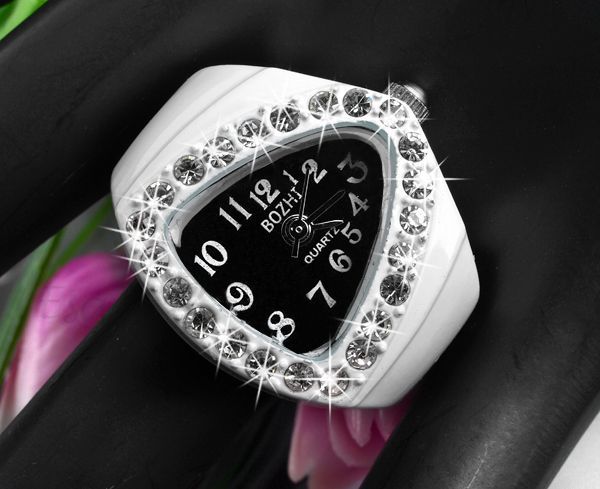 21mm Dreieck Ringuhr Finger Uhr Fingeruhr Uhrenring Neu TOP