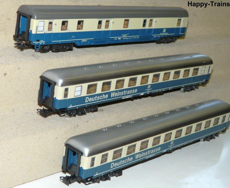 3x Märklin / 2x 4176 + 4280 Personenwagen Post mrz/WGm H0