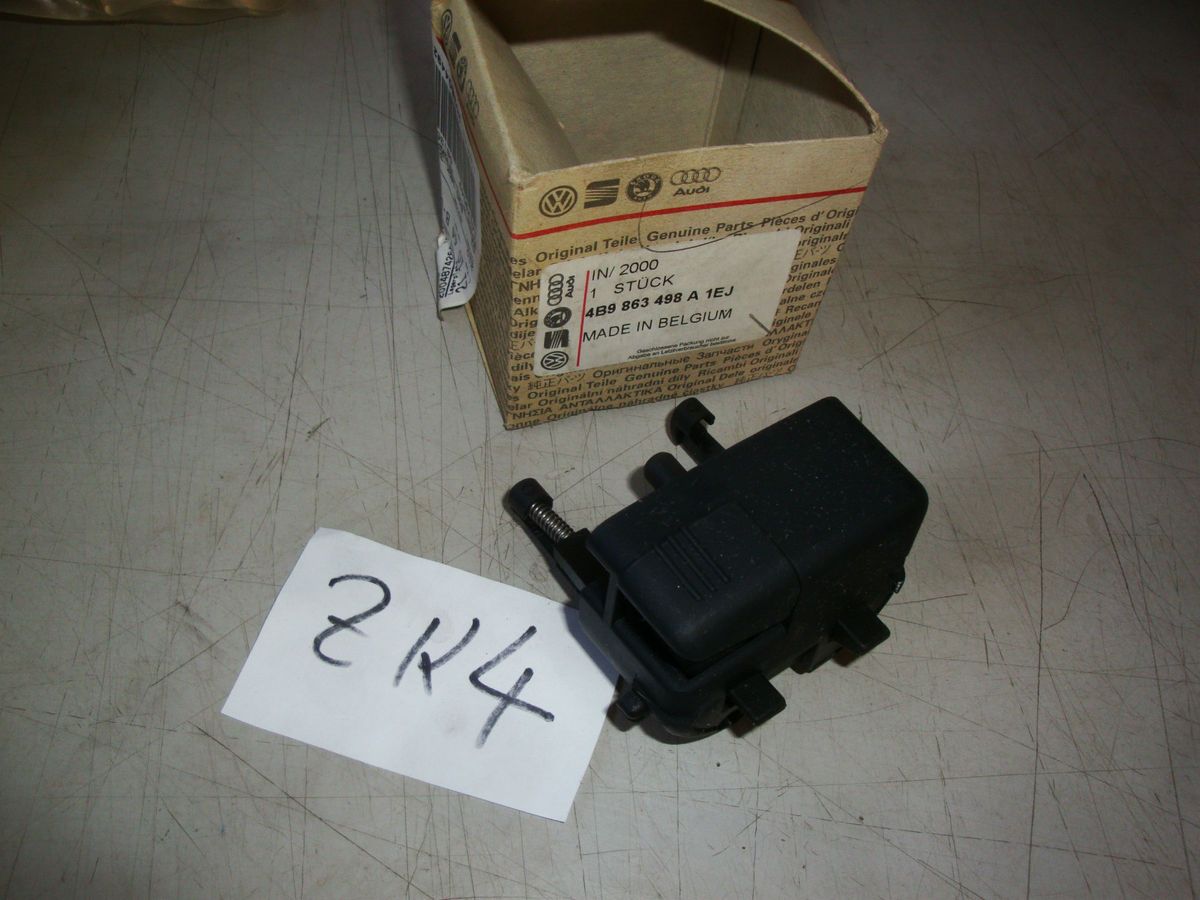 Halter Clips Laderaumabdeckung Audi A6 A4 VW Passat 4B9863498A