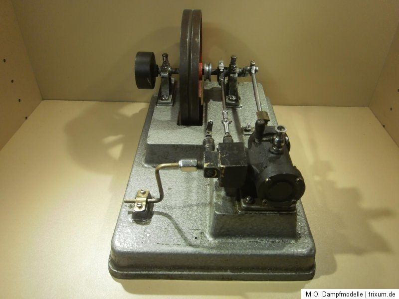 Sehr großes Dampfmaschinen Aggregat / Schwungrad durchmesser 16 cm