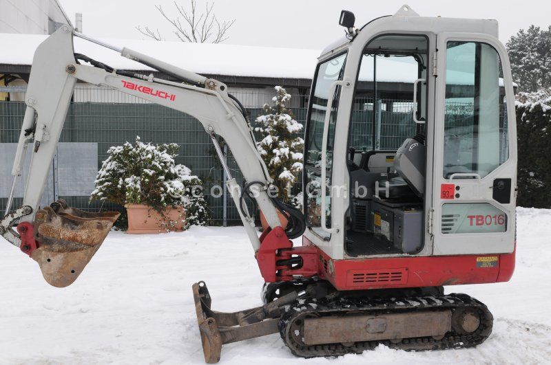 TAKEUCHI TB016 Minibagger / BJ 2008 / 2400 BStd. / 1620 kg / Schnellw