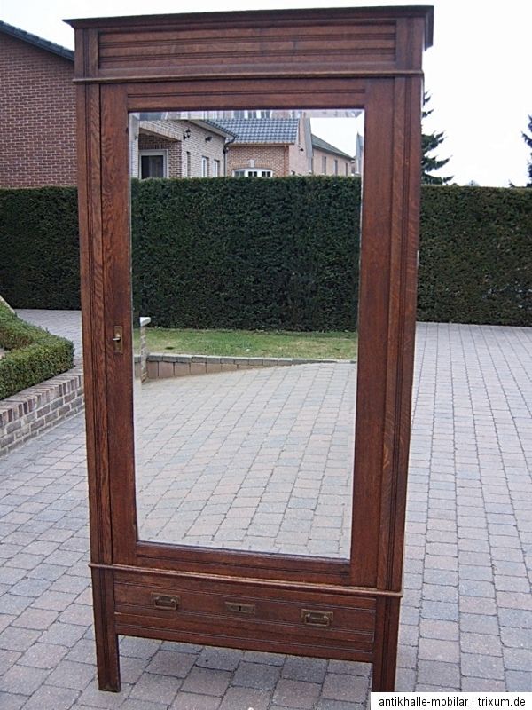 Schöner Jugendstil Kleiderschrank, Dielenschrank massiv Eiche um 1895