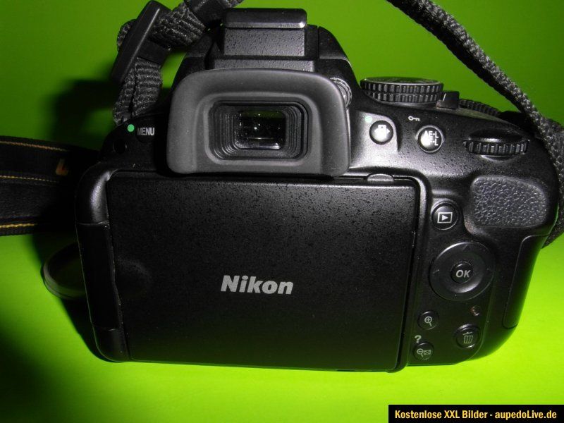 Nikon D5100 16,2 MP Digitalkamera mit Objektiv 55 200mm, nur 7000