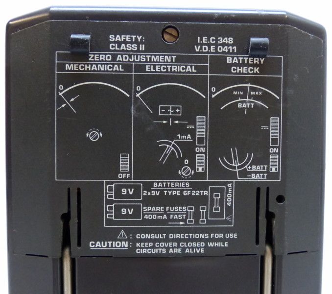 PM 2505 Professionelles electr. VAΩ Multimeter analog (894)