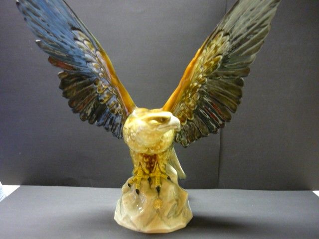 Große Sitzendorf Katzhütte Keramik Figur,Greifvogel