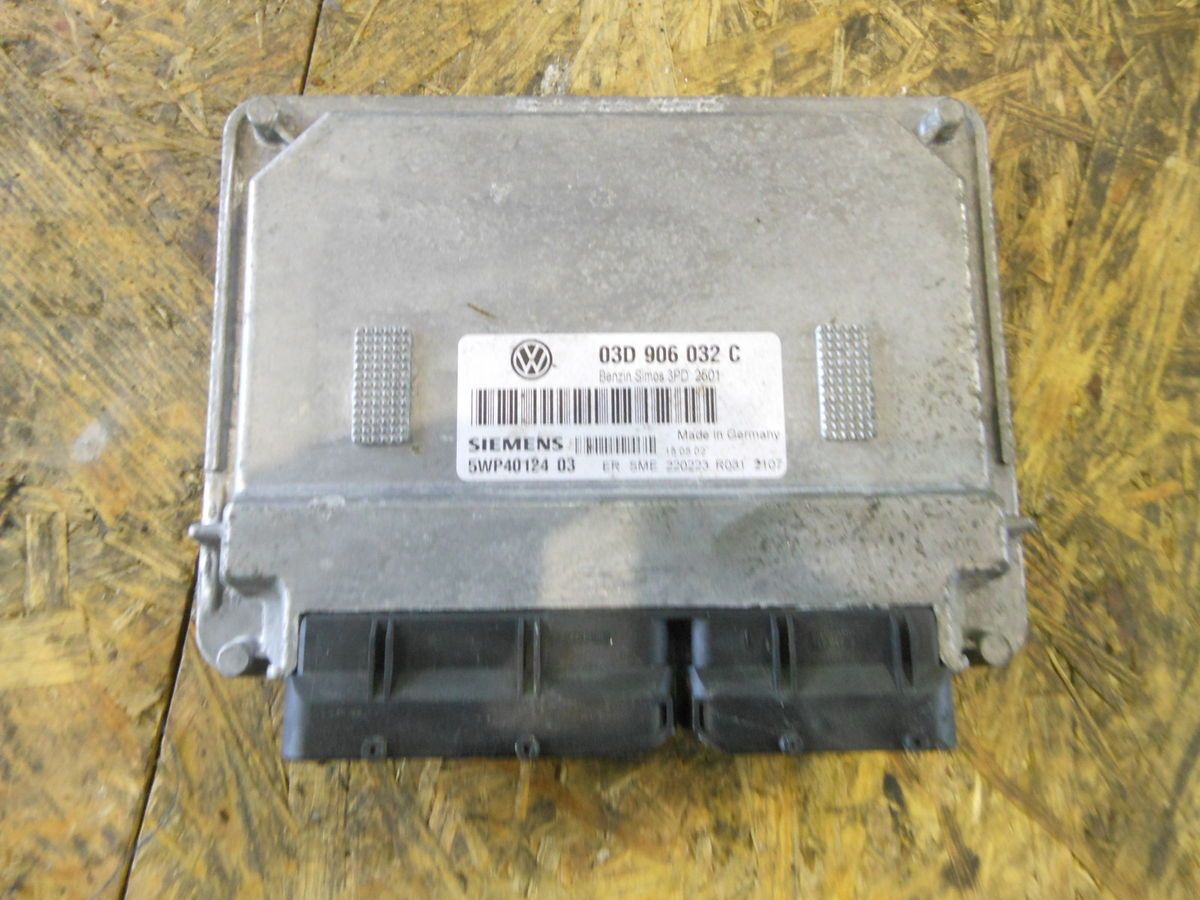 VW Polo 9N 1,2 Motor Steuergerät 03D 906 032 C