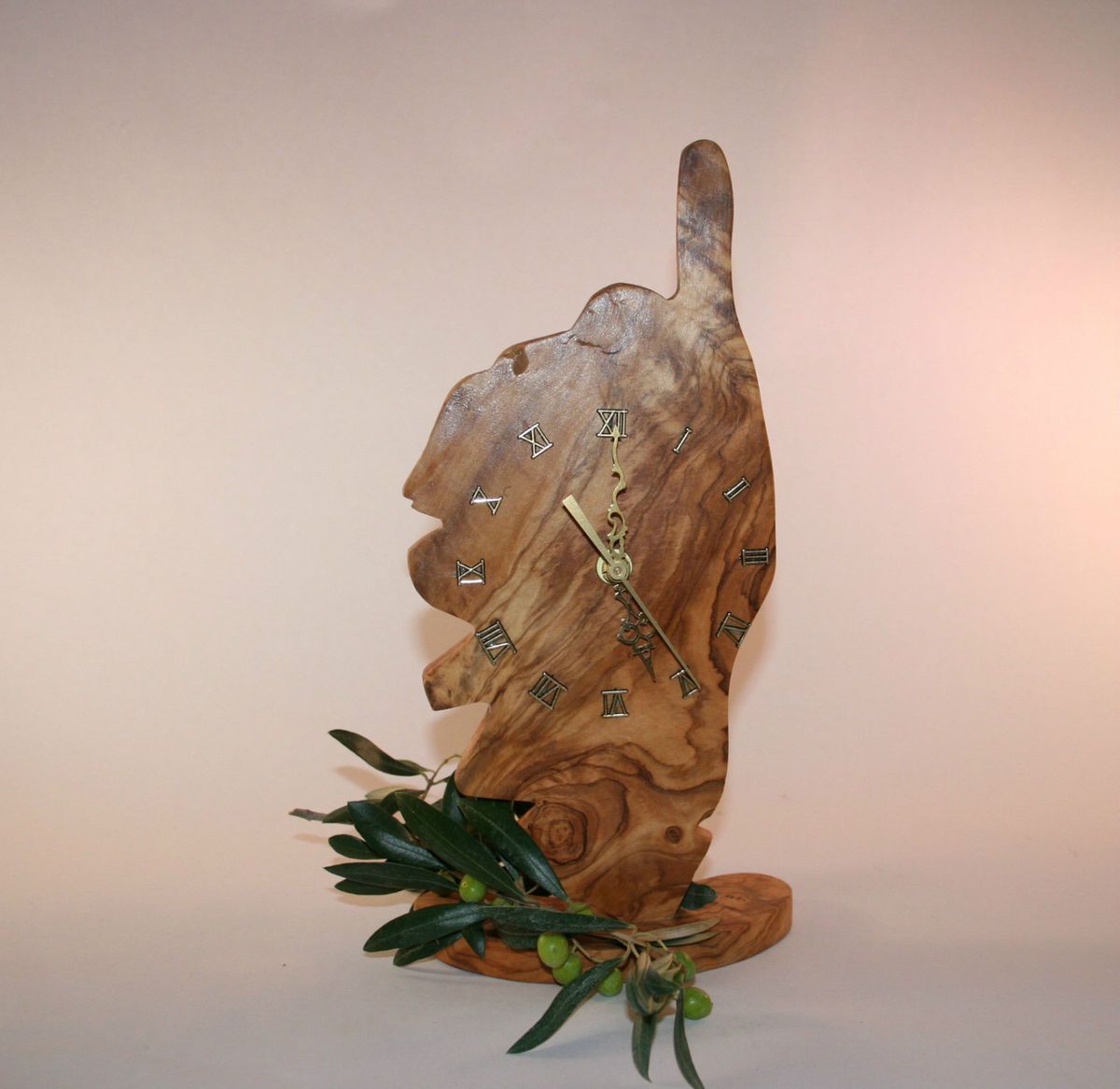 forme Corse en bois dolivier Clock shape Corsica (réf  935)