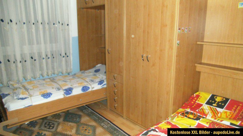 Kinderzimmer Schrankbett mit 2 Betten Top Zustand 